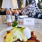 The Metropole Отель Корк