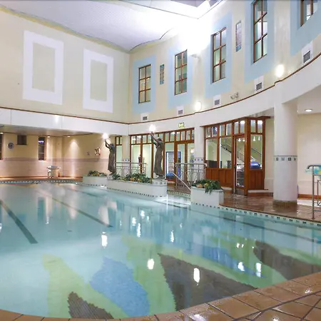 Отель The Metropole