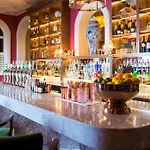 ホテル The Metropole