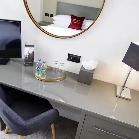 The Metropole 4* קורק