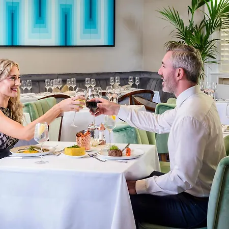 The Metropole فندق 4*