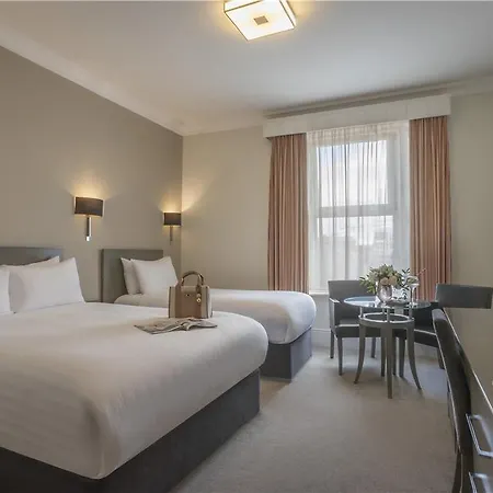 The Metropole فندق 4*