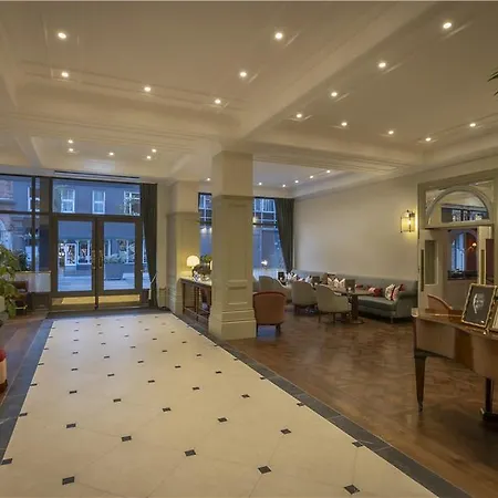 The Metropole فندق