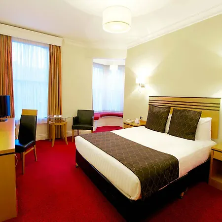 The Metropole كورك