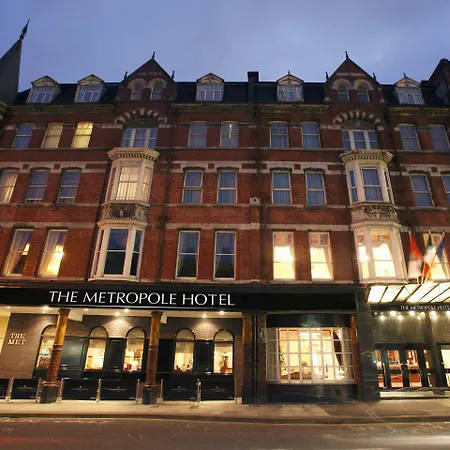 The Metropole فندق