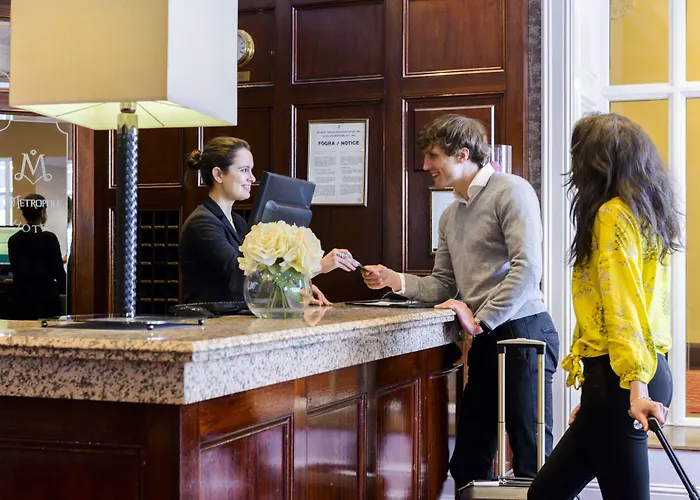 Отель The Metropole 4*