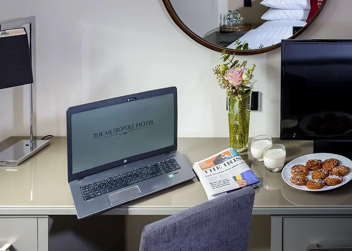 The Metropole Отель