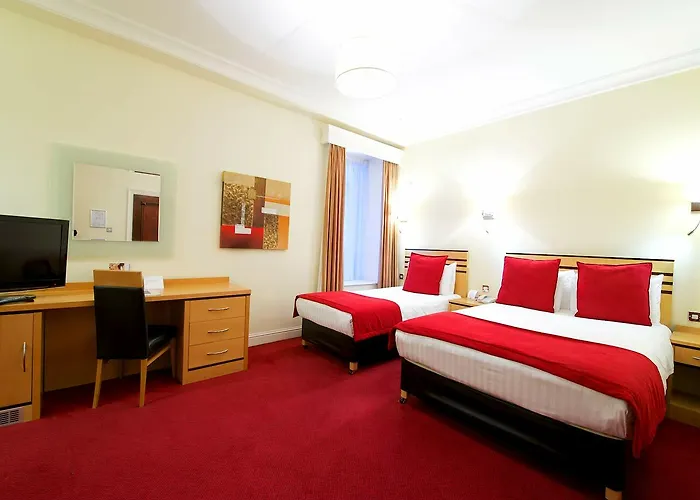 Отель The Metropole 4*